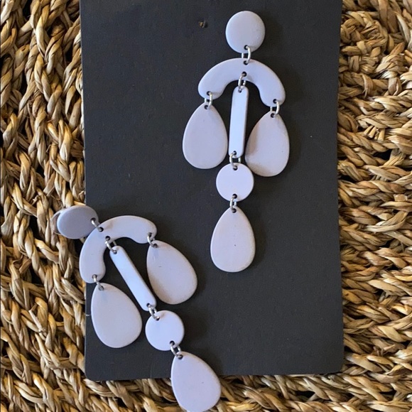 3 1/2” pale lavender danglers by Expressions - Picture 1 of 3